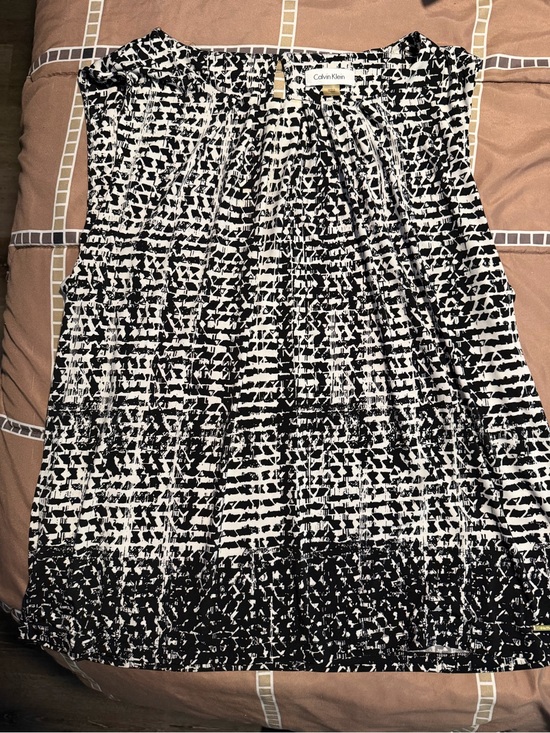Calvin Klein Tops - Calvin Klein Black & White Printed Women's Sleeveless top - 1x
